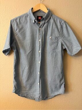 Quiksilver Men’s Blue Short Sleeve Button Up Small 100% Cotton Surf Wear